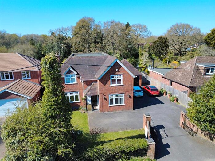4 Bedroom Detached House For Sale In Newbury, West Berkshire, RG7
