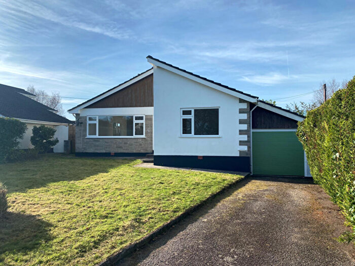 2 Bedroom Bungalow To Rent In Carlyon Bay, PL25