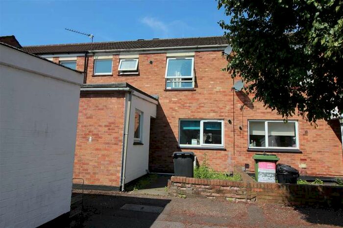 5 Bedroom Terraced House To Rent In Bosanquet Close, Uxbridge, UB8