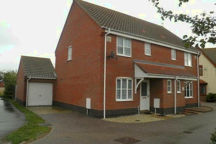 3 Bedroom Semi-Detached House To Rent In Anchor Way, Carlton Colville, NR33