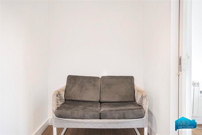2 Bedroom Apartment To Rent In Raven Close, London, NW9