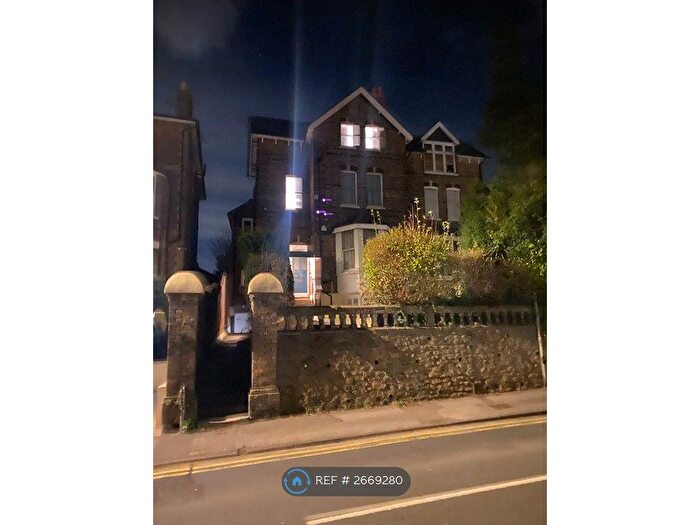 Studio To Rent In Waterden Road, Guildford, GU1