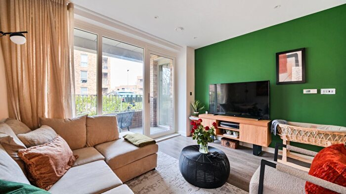 2 Bedroom Flat For Sale In Lightbown House, Cornforth Lane, Mill Hill, NW7