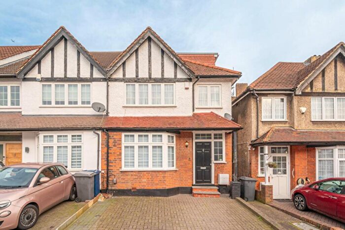 4 Bedroom House For Sale In Florence Street, Hendon, London, NW4