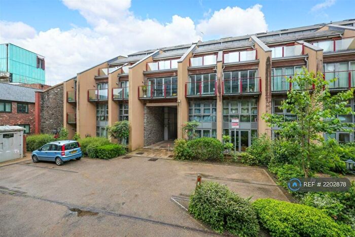 2 Bedroom Maisonette To Rent In The Refinery, Bristol, BS2