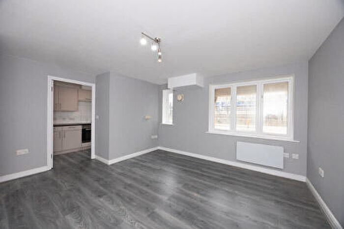 2 Bedroom Flat To Rent In Rush Grove Street, London, SE18