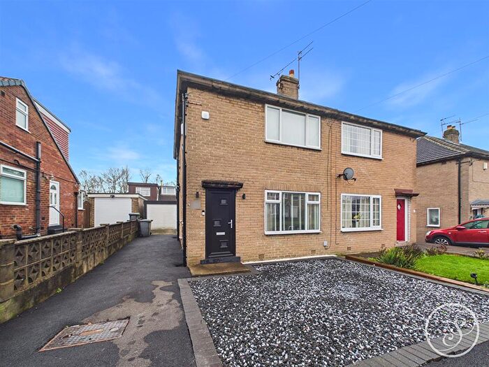 2 Bedroom Semi Detached House For Sale In Kennerleigh Avenue, Leeds, LS15