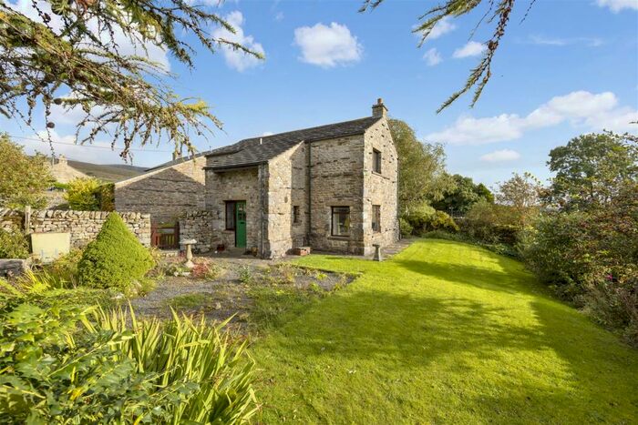 3 Bedroom Barn Conversion For Sale In Barnstead, New Houses, BD24