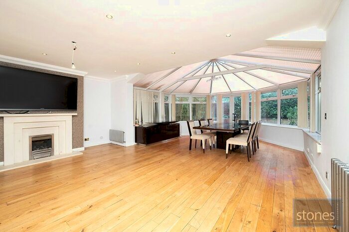 5 Bedroom Detached House To Rent In Dukes Head Yard, London, N6