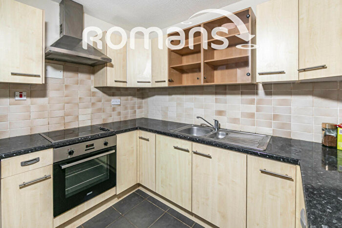 2 Bedroom Apartment To Rent In Bispham Court, Reading, RG1