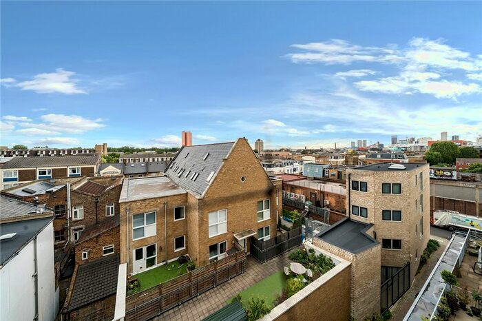 2 Bedroom Flat For Sale In Cardigan Road, London, E3