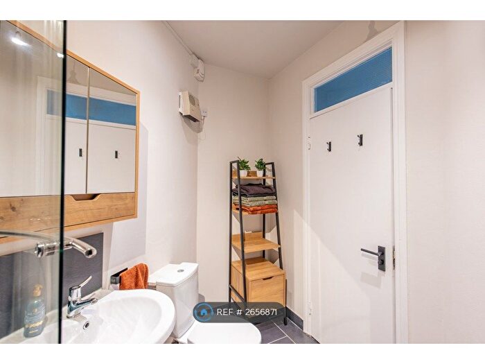 1 Bedroom Flat To Rent In Watergate Buildings, Newcastle Upon Tyne, NE1