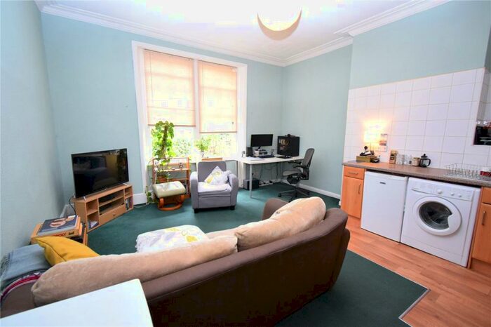 1 Bedroom Flat To Rent In Haslemere Road, Crouch End, London, N8