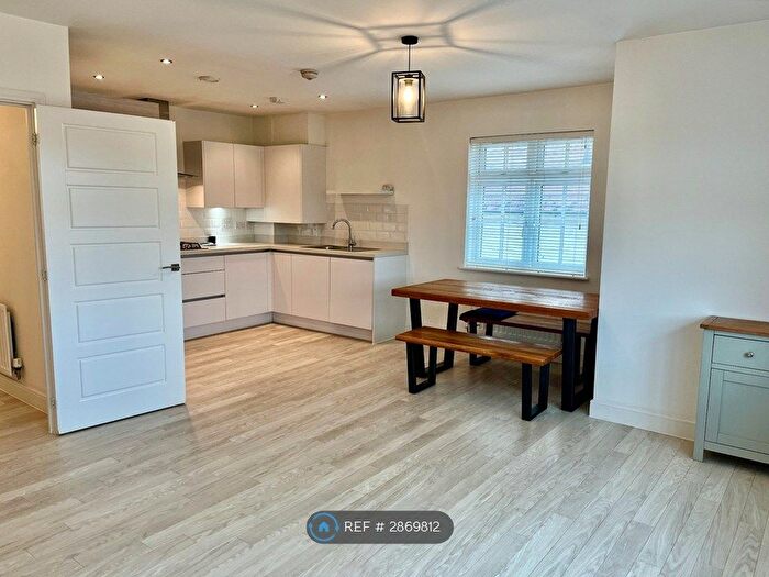2 Bedroom Flat To Rent In Frost Close, Swanscombe, DA10