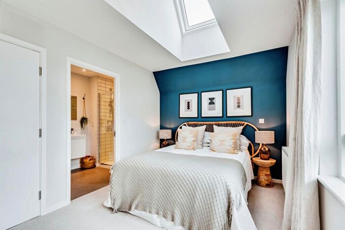 3 Bedroom End Of Terrace House For Sale In Little Walcot Lane, Swindon, SN3