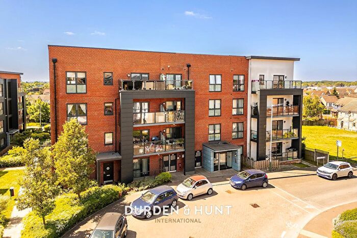 1 Bedroom Flat To Rent In Firwood Lane, Harold Wood, RM3