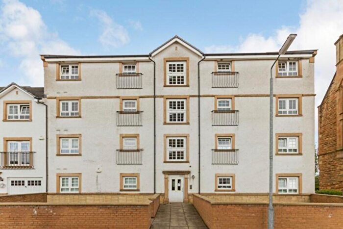 2 Bedroom Apartment To Rent In Parklands Oval, Crookston, G53