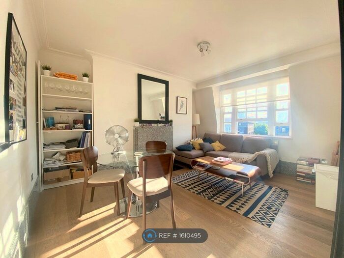 2 Bedroom Flat To Rent In Basildon Court, London, W1G