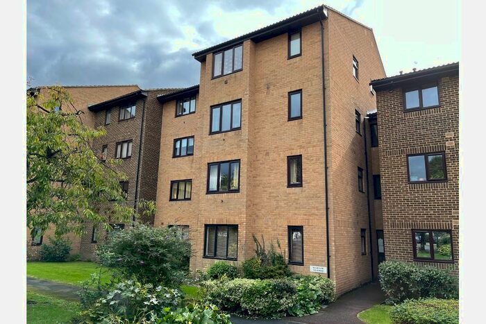 1 Bedroom Studio To Rent In The Rowans, Woking, GU22