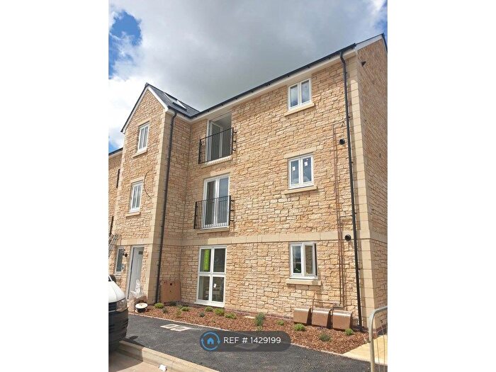 2 Bedroom Flat To Rent In Battens Drive, Sherborne, DT9