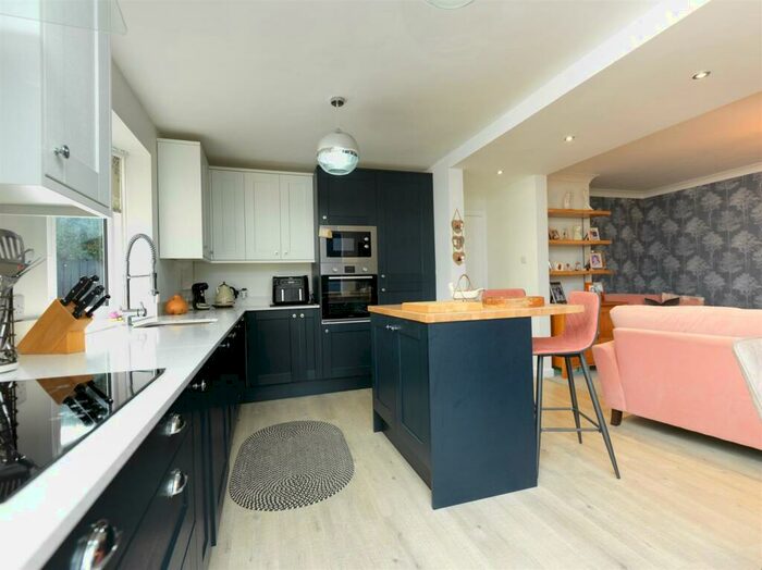2 Bedroom Semi-Detached House For Sale In Mount Close, Nantwich, Cheshire, CW5