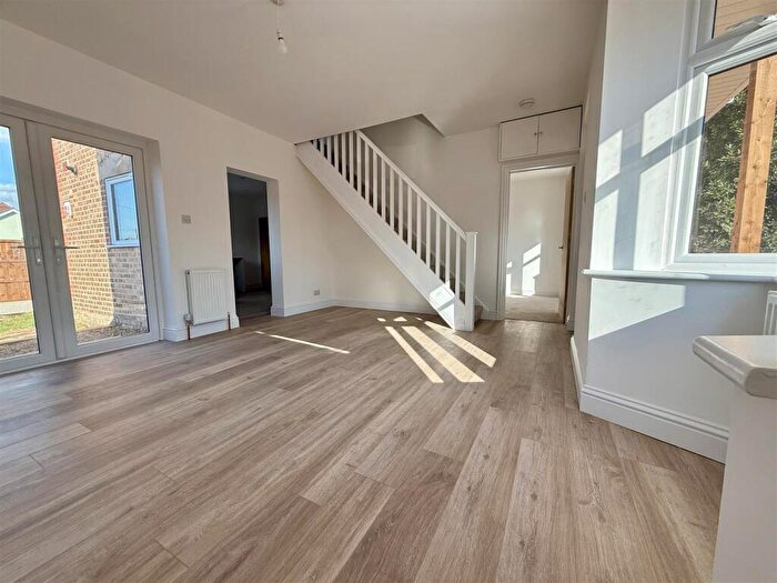 4 Bedroom Detached House For Sale In London Road, Benfleet, SS7