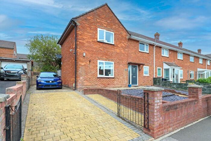 3 Bedroom End Of Terrace House For Sale In Elizabeth Road, Blandford Forum, DT11