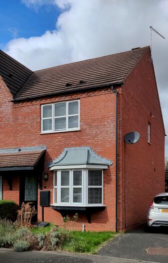 3 Bedroom Semi-Detached House To Rent In Hopkins Way, Wellesbourne, Warks, CV35