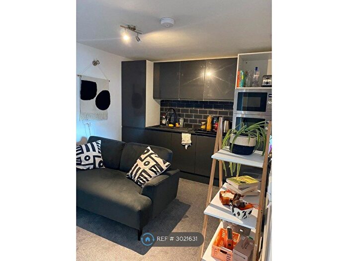 1 Bedroom Flat To Rent In Heritage Court, Birmingham, B18