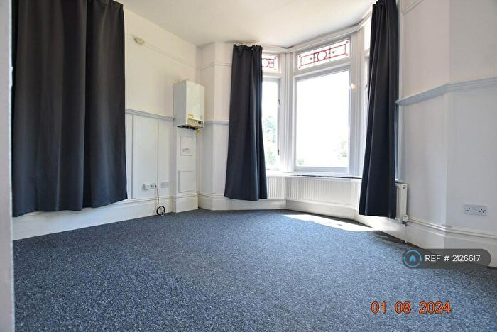 1 Bedroom Flat To Rent In Hart Hill House, Luton, LU2