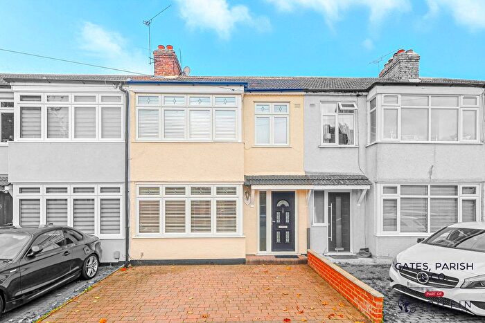 3 Bedroom Terraced House For Sale In Norfolk Road, Upminster, RM14