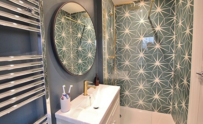 3 Bedroom Detached House For Sale In Ainsworth Road, Waterlooville, PO7