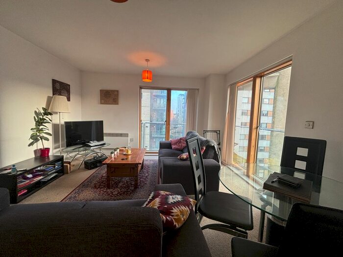 2 Bedroom Flat To Rent In Jefferson Place, Fernie Street, M4