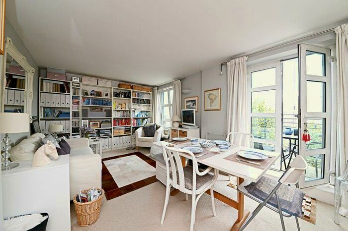 1 Bedroom Flat To Rent In Epstein Court, Essex Road, London, N1