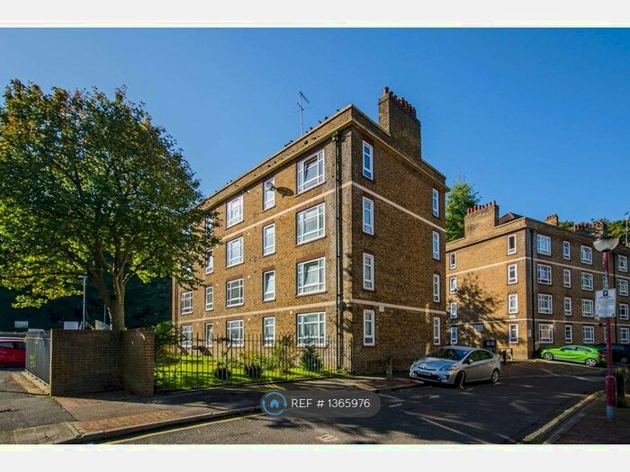 3 Bedroom Flat To Rent In Chaffey House, London, SE7