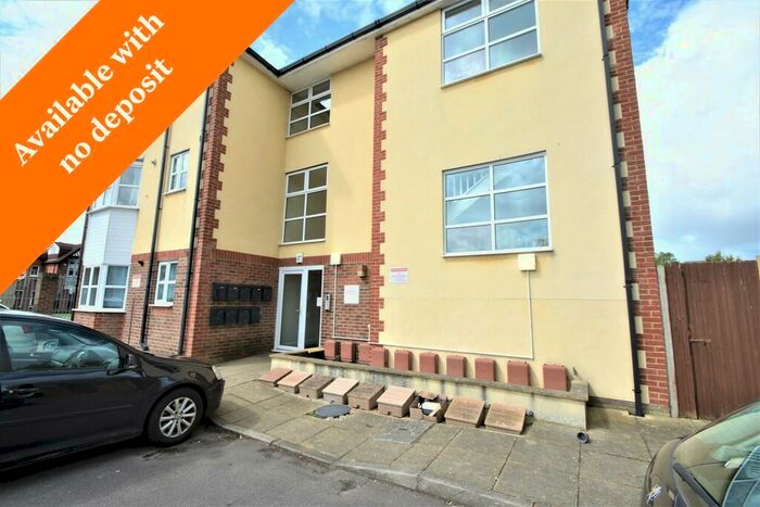 1 Bedroom Ground Flat To Rent In Strawberry Green, Portsmouth, PO2