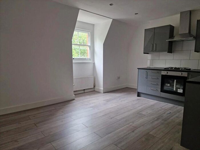 2 Bedroom Flat To Rent In East Dulwich Grove, Dulwuch, SE22