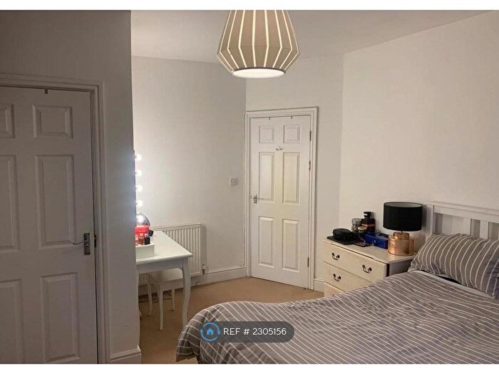 2 Bedroom Flat To Rent In Cathedral Road, Cardiff, CF11