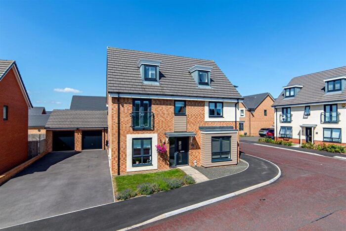 5 Bedroom Detached House For Sale In Orangetip Gardens, Great Park, NE13