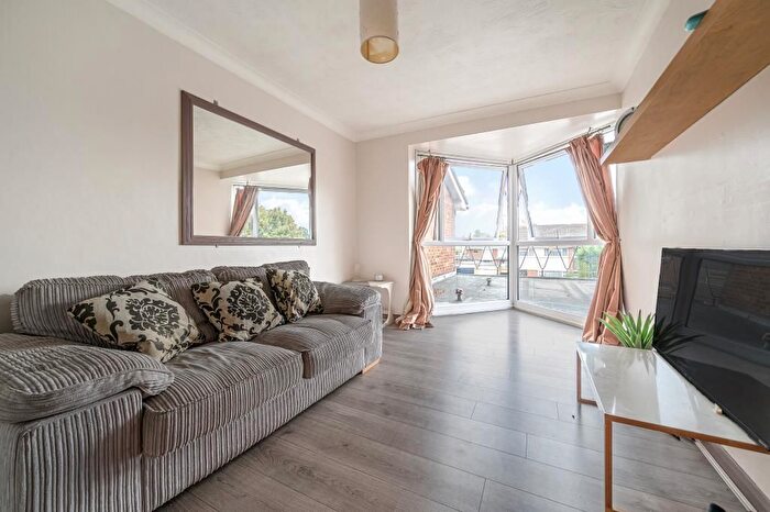 1 Bedroom Flat To Rent In Charwood Road, Wokingham, RG40