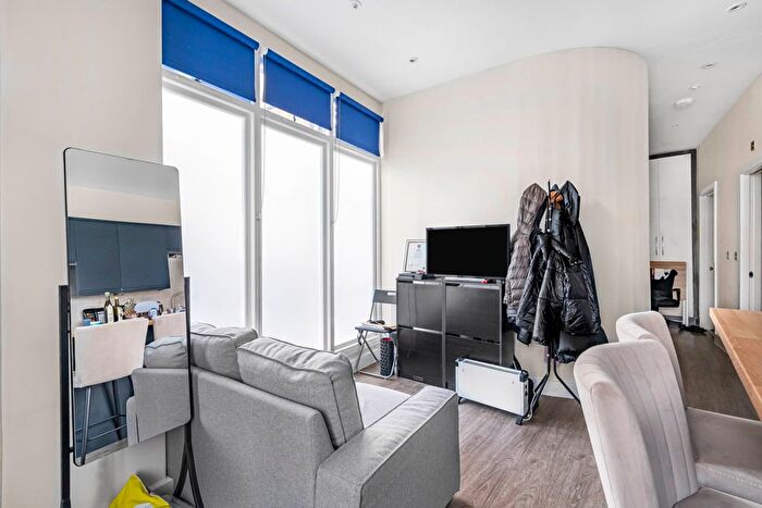 1 Bedroom Flat For Sale In Bishops Road, London, SW6