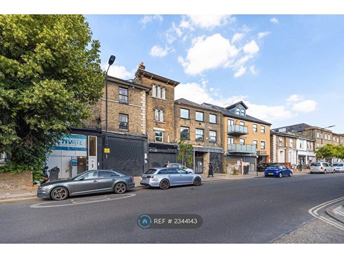 Studio To Rent In Manor Road, London, N16