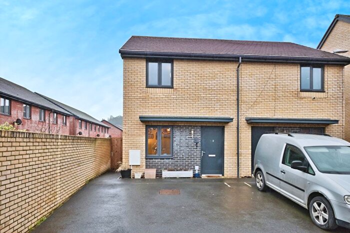 2 Bedroom Semi Detached House For Sale In Foundry Close, Ilminster, Somerset, TA19