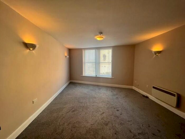 1 Bedroom Flat To Rent In Rawson Road, Bradford, BD1