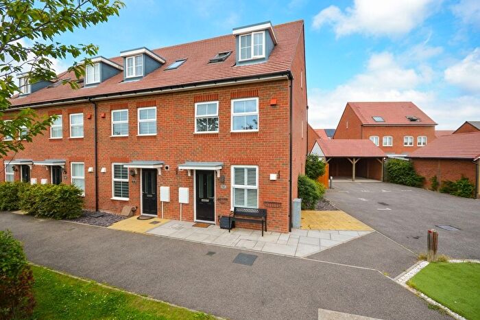 4 Bedroom End Of Terrace House For Sale In Woodpecker Way, Hythe, CT21