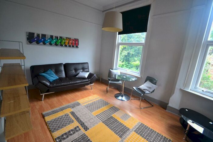 2 Bedroom Flat To Rent In Mount Hooton Road, Forest Fields, Nottingham, NG7