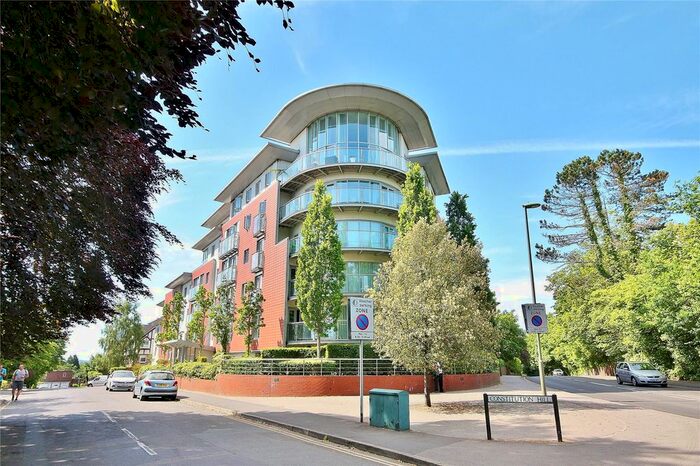 2 Bedroom Flat To Rent In Constitution Hill, Woking, Surrey, GU22