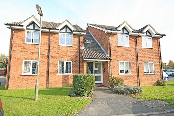 1 Bedroom Flat To Rent In Byfleet, KT14