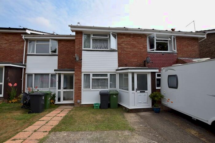 2 Bedroom Property To Rent In Linnet Way, Alton, GU34