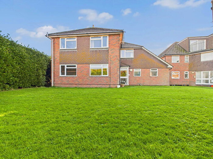 1 Bedroom Apartment For Sale In Brighton Road, Lancing, BN15